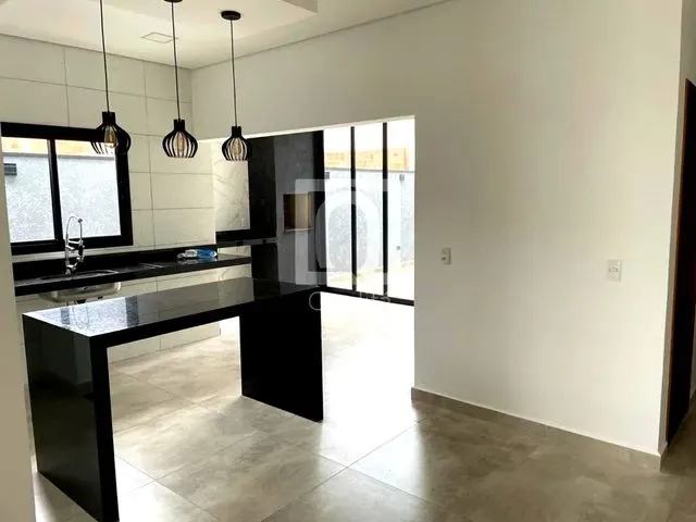 Imagem: Casa com Piscina À Venda Condomínio Santinon