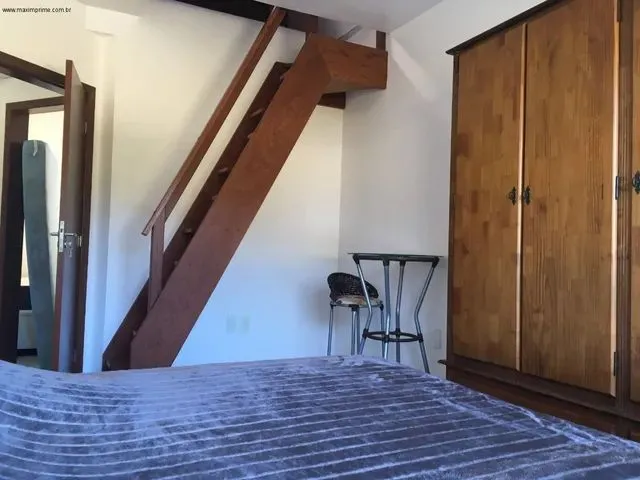 Imagem 7: Novidade Aluguel Anual Casa Triplex Mobiliada 02 Quartos e 01 Mezanino - Condomínio Fecha