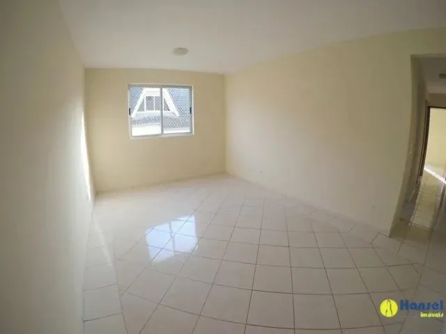 Imagem 3: Apartamento com 2 Quartos para Alugar por R$ 1100.00, 75.00 M2 - Hauer - Curitiba/Pr