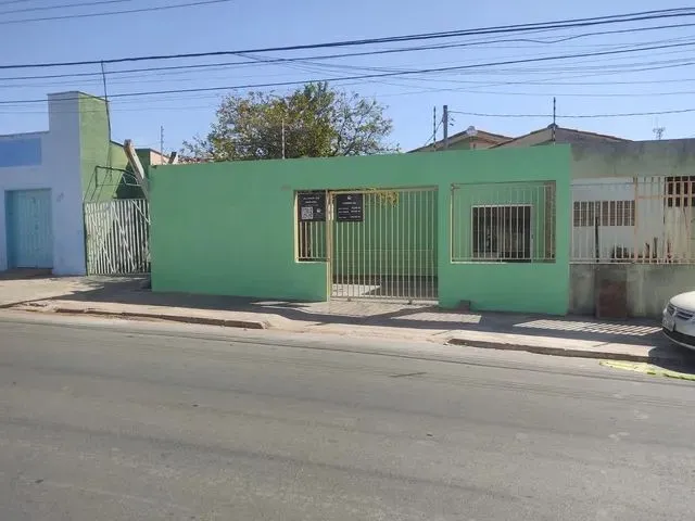 Imagem: O quarto possui 1 Banheiro, 2 Vagas na garagem e está