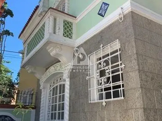 Imagem: Casa À Venda, 4 Quartos, 1 Suíte, 3 Vagas