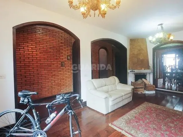 Imagem: Casa de 5 Dormitórios no Bairro Sarandi
