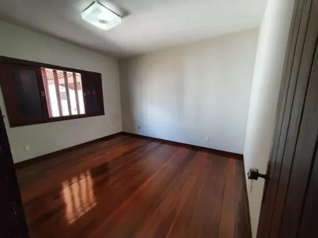 Imagem 8: Linda Casa 3 Quartos, 2 Banheiros, 250 M²