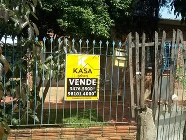 Imagem: A casa possui 3 Dormitórios, 1 Banheiro, 70m² de Área e
