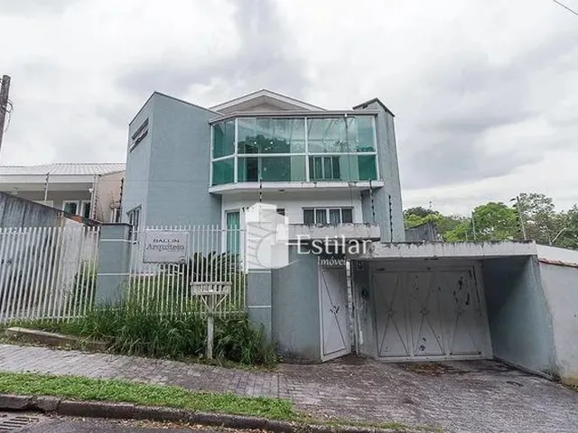 Imagem: Sobrado com 04 Quartos (01 Suite) e 05 Vagas