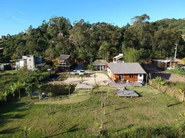 Imagem: 4 Casas na Praia do Rosa