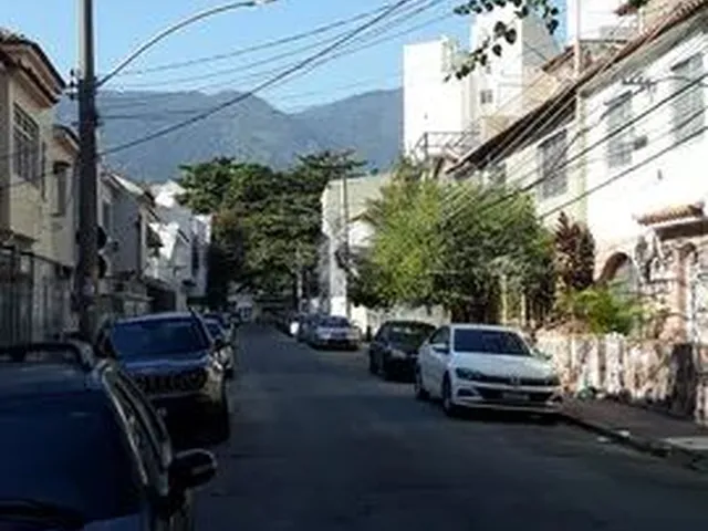 Imagem 11: Sobrado Reformado / 162 M / Rua Arborizada Sossegada / 3 Quartos / Hidromassagem
