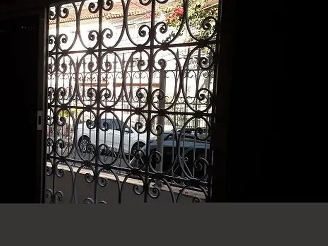Imagem 2: Sobrado Reformado / 162 M / Rua Arborizada Sossegada / 3 Quartos / Hidromassagem