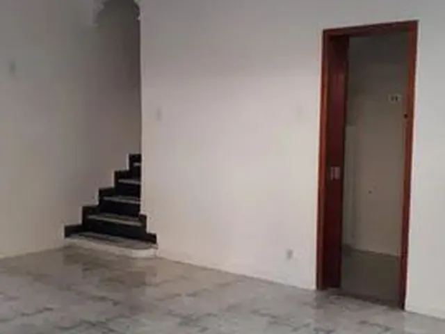 Imagem 5: Sobrado Reformado / 162 M / Rua Arborizada Sossegada / 3 Quartos / Hidromassagem