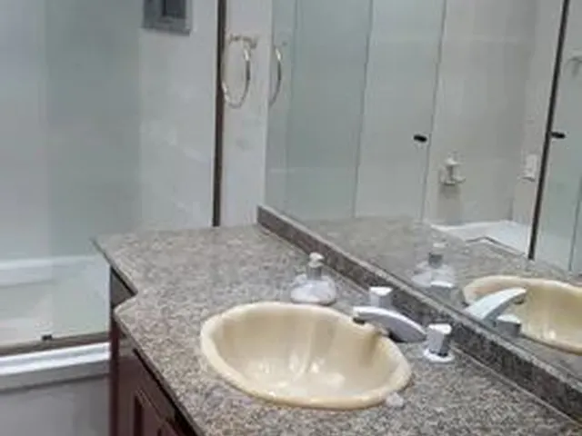 Imagem 10: Sobrado Reformado / 162 M / Rua Arborizada Sossegada / 3 Quartos / Hidromassagem