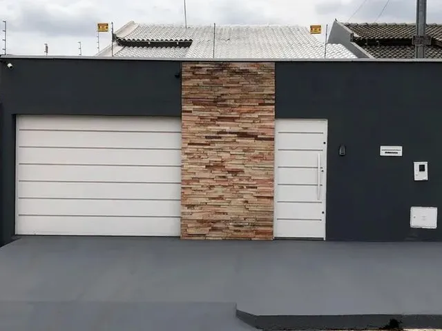 Imagem: A casa possui 3 Dormitórios, 1 Suíte, 2 Banheiros, 3