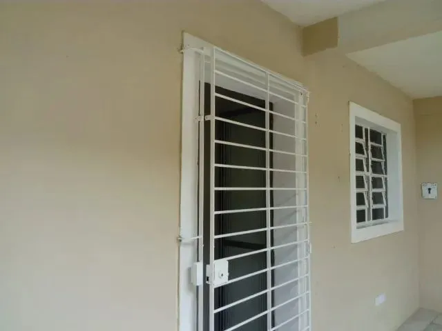 Imagem: Alugo Casa com Garagem Coberta, 2 Quartos