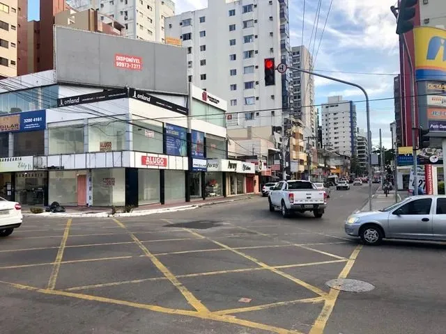 Imagem: Loja Comercial Champangnat X Hugo Musso