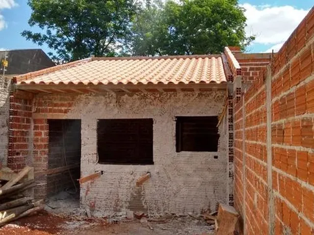Imagem: Terreno Sarandi - Construção Inacabada