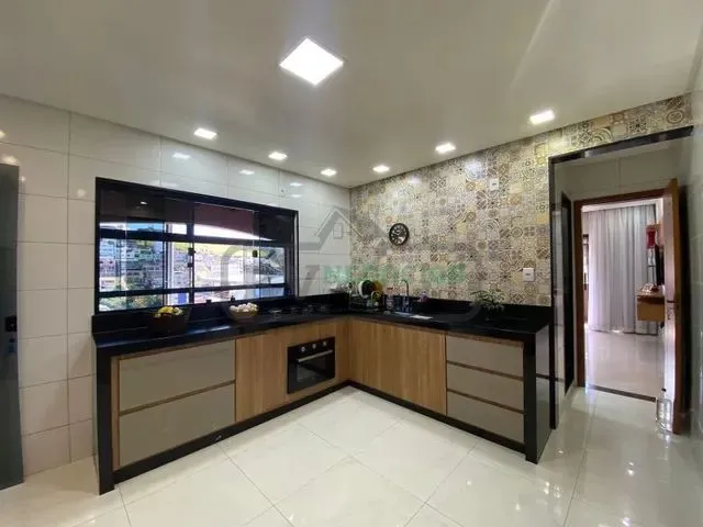 Imagem 2: Adi Ótima Casa Documentada com Acabamento de Alto Padrão