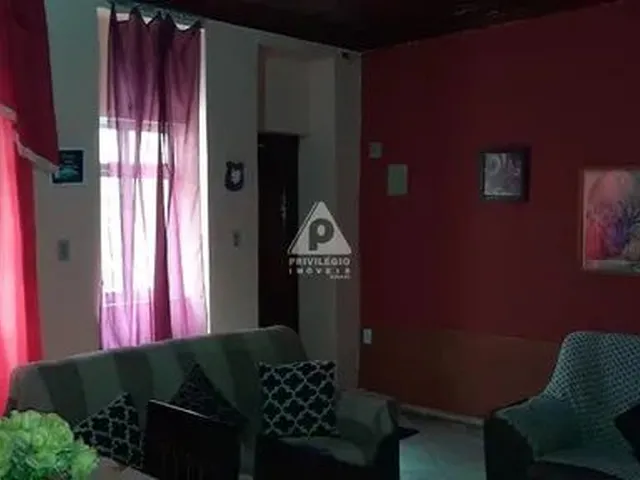 Imagem 2: Casa de Rua, 2 Quartos, 2 Salas, com Copa e Cozinha, Área de Serviço e Área Externa