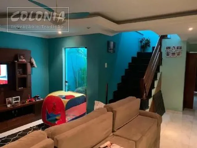 Imagem: A casa possui 3 Dormitórios, 3 Suítes, 4 Banheiros, 4