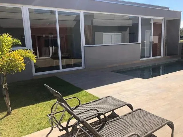 Imagem 4: Casa de Condomínio Térrea para Aluguel com 250 Metros Quadrados com 3 Quartos