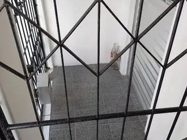 Imagem 2: 2/4 no Final de Linha Capelinha de São Caetano, com Varanda, 1 Andar Vista P Suburbana