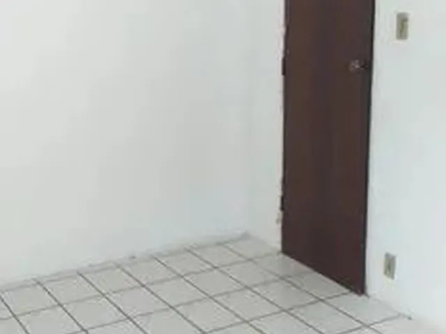 Imagem 8: 2/4 no Final de Linha Capelinha de São Caetano, com Varanda, 1 Andar Vista P Suburbana