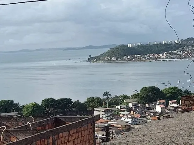 Imagem 5: 2/4 no Final de Linha Capelinha de São Caetano, com Varanda, 1 Andar Vista P Suburbana