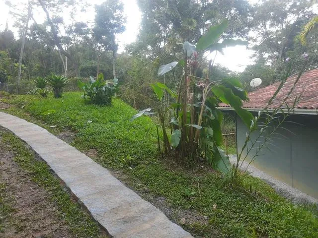 Imagem 3: Casa para Aluguel Possui 200 Metros Quadrados com 3 Quartos em Araras - Petrópolis - Rj