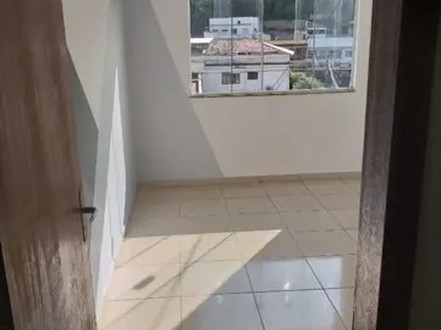 Imagem 3: Apartamento com Sala, 2 Quartos, Cozinha, Área de Serviço, 1 Banheiro e Garagem