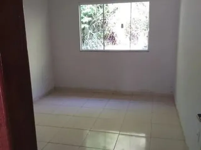 Imagem 7: Apartamento com Sala, 2 Quartos, Cozinha, Área de Serviço, 1 Banheiro e Garagem