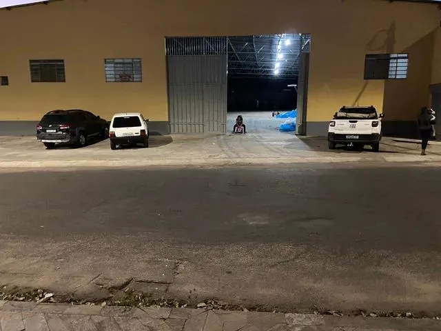Imagem: Alugo Galpao 1800 Metros