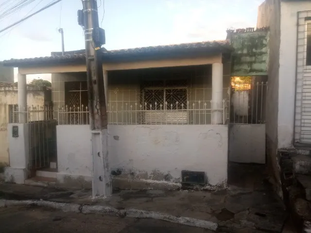 Imagem: Casa 2/4, com Outra Casinha com 1/4 nos