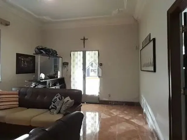 Imagem 12: Casa À Venda no Bairro Chic, com 5 Quartos e Ótima Área Externa - Terreno com 352M2