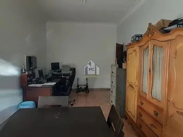 Imagem 3: Casa À Venda no Bairro Chic, com 5 Quartos e Ótima Área Externa - Terreno com 352M2