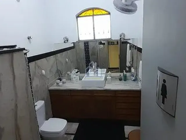 Imagem 7: Casa À Venda no Bairro Chic, com 5 Quartos e Ótima Área Externa - Terreno com 352M2