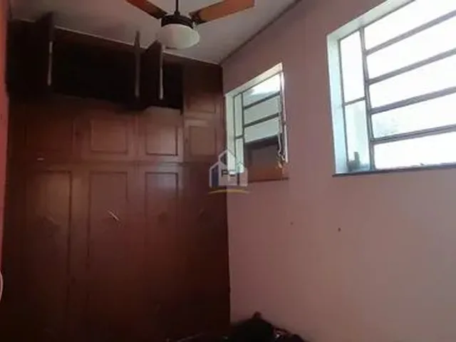 Imagem 10: Casa À Venda no Bairro Chic, com 5 Quartos e Ótima Área Externa - Terreno com 352M2
