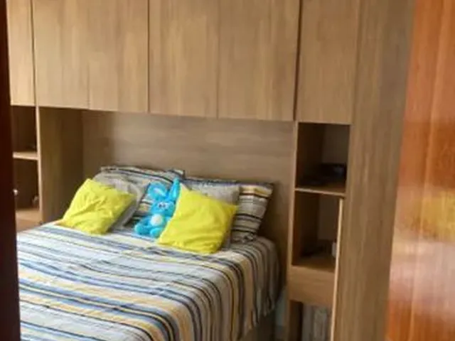 Imagem: O apartamento possui 2 Dormitórios, 1 Banheiro, 1 Vaga na
