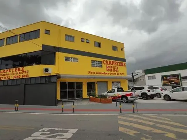Imagem: Prédio Comercial e Residencial no Bairro