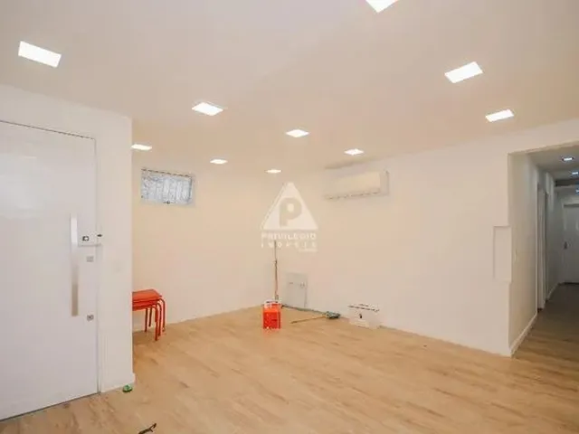 Imagem: Casa de Rua À Venda, 2 Quartos, Botafogo