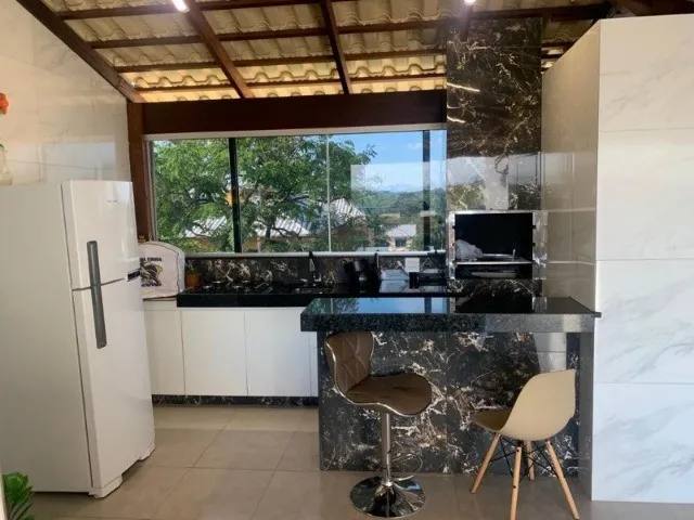 Imagem 3: Vendo Linda Casa de 3 Quartos em Contagem