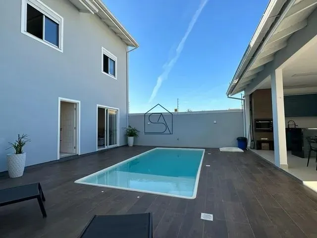 Imagem: Excelente Casa com Dormitórios e Piscina