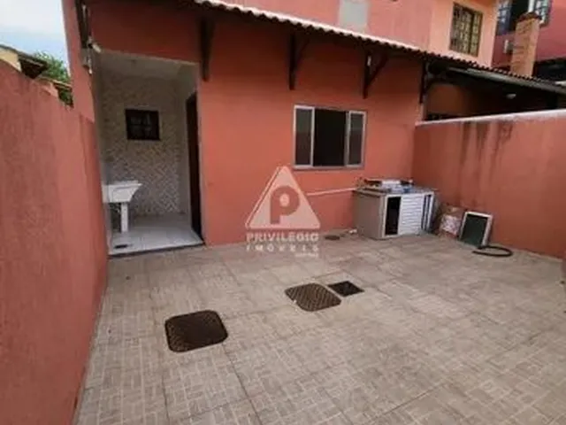 Imagem: Casa de Rua À Venda, 3 Quartos, 1 Suíte