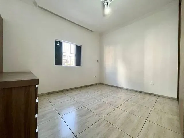 Imagem 8: Casa para Aluguel, 4 Quartos, 2 Suítes, 4 Vagas, Castelo - Belo Horizonte/Mg