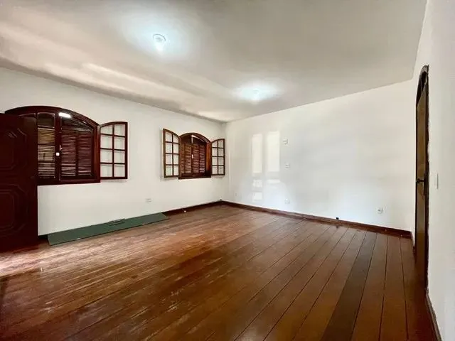 Imagem 5: Casa para Aluguel, 4 Quartos, 2 Suítes, 4 Vagas, Castelo - Belo Horizonte/Mg
