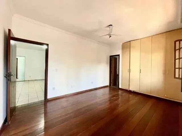 Imagem 16: Casa para Aluguel, 4 Quartos, 2 Suítes, 4 Vagas, Castelo - Belo Horizonte/Mg