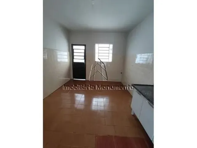 Imagem: Piracicaba - Casa Padrão - Castelinho