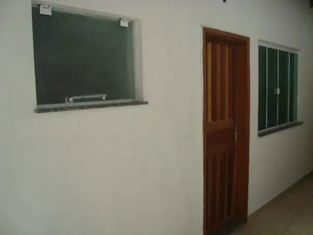 Imagem: O quarto possui 1 Dormitório, 1 Banheiro e está