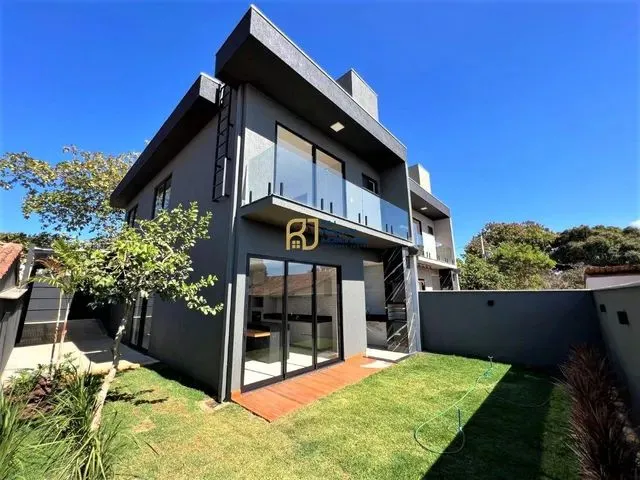 Imagem: Casa Geminada a Venda - Moderna - 3 Quartos