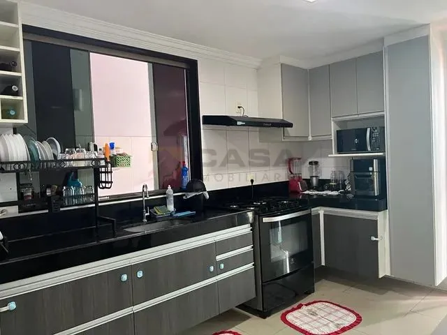 Imagem: Jq- Casa para Venda com 3 Quartos- 5 Vagas