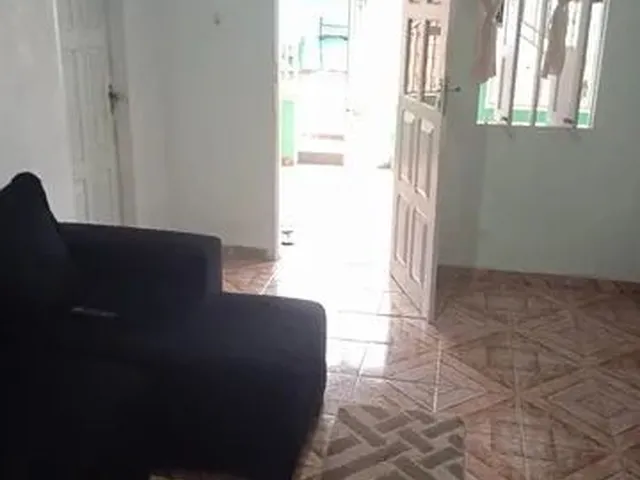 Imagem: A casa possui 1 Dormitório, 1 Banheiro, 3 Vagas na