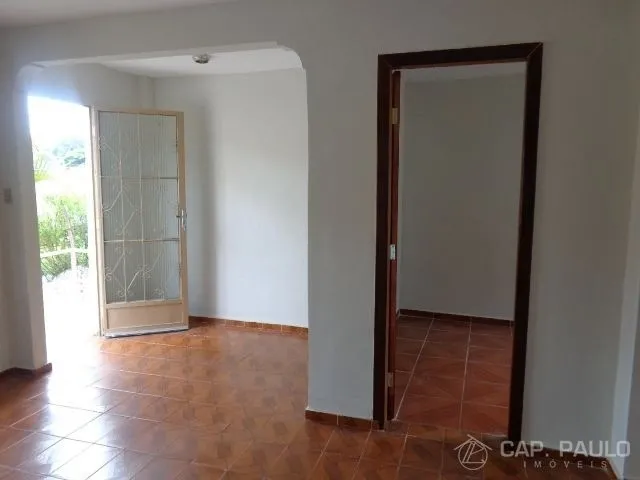 Imagem 2: Oportunidade Única! Casa Antiga e Reformada com 4 Quartos, Edícula e Garagem
