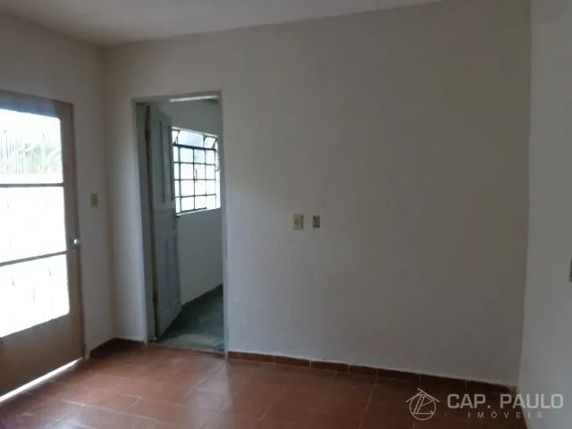 Imagem 13: Oportunidade Única! Casa Antiga e Reformada com 4 Quartos, Edícula e Garagem